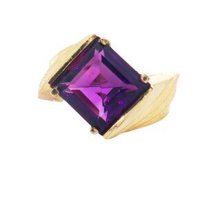 14K Yellow Gold Large Square Amethyst Ring