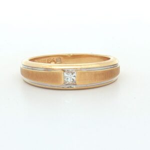 14K Yellow Gold Wedding Band Ring with a Princess Cut Diamond