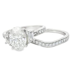 14K Gold Lab-Grown Oval Engagement Ring Set with Diamond Side Stones