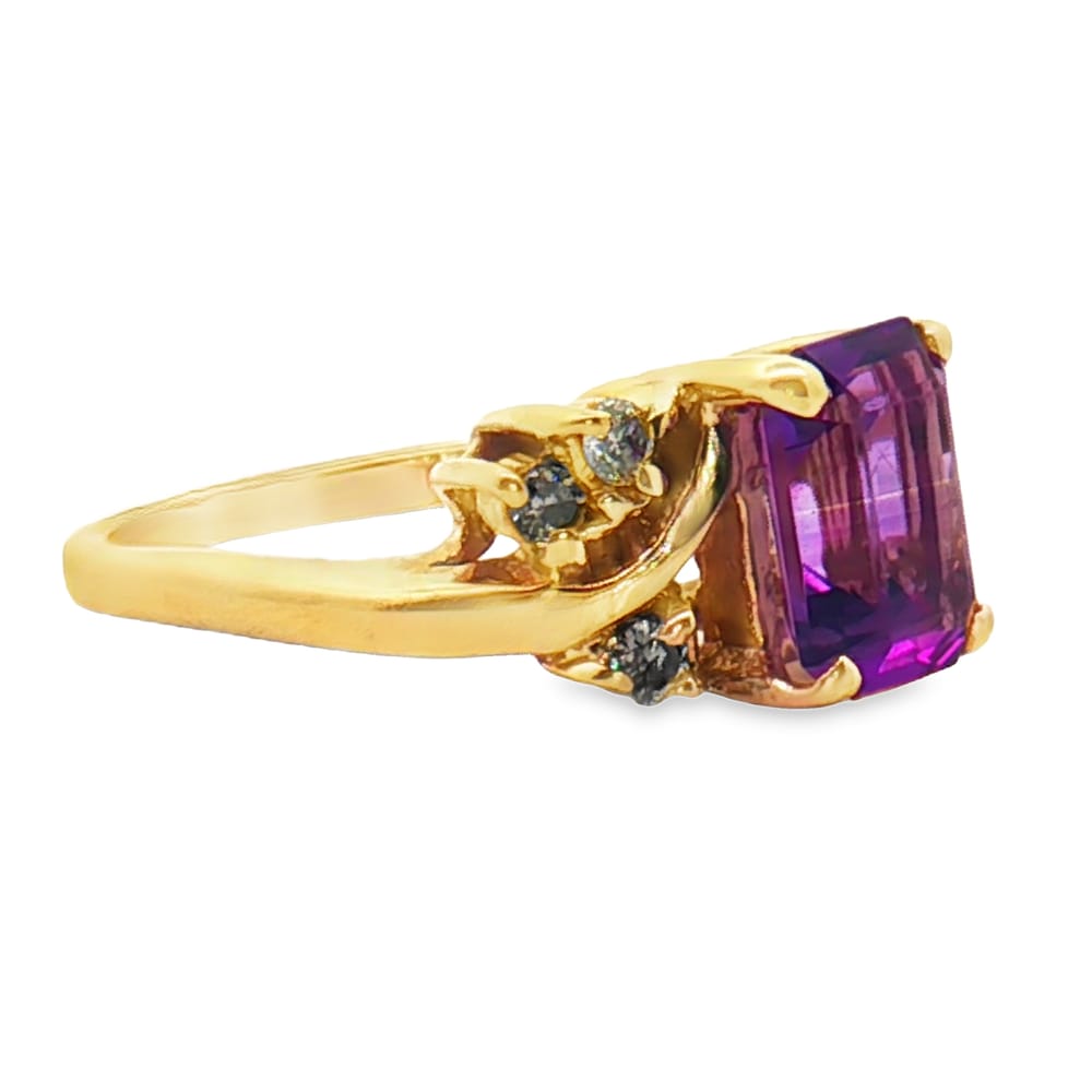 07-00241 Ring 14Kt YG 8x6mm Rectangle Amethyst w/(6) Dia's .18TW 3.6 grams