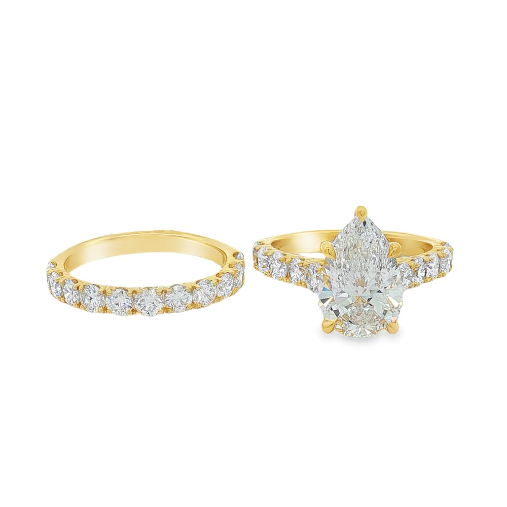 14K Yellow Gold Bridal Ring Set with Lab Grown Pear Shape Diamond and Round Side Diamonds