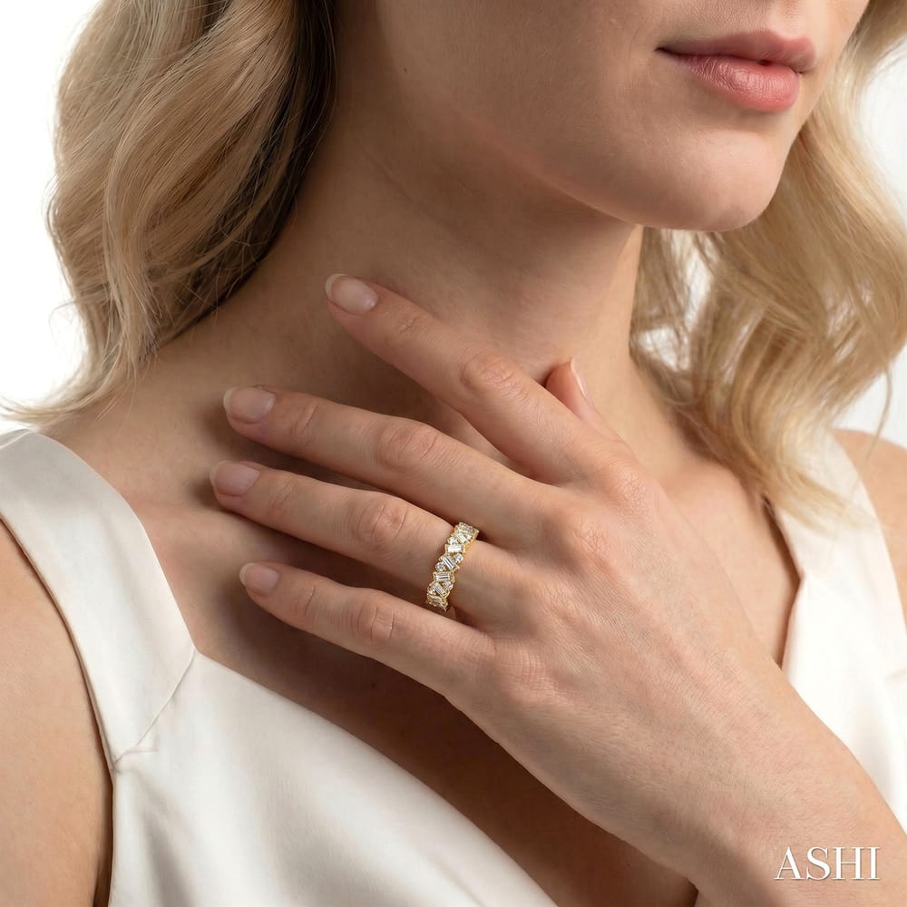 14K Yellow Gold Scatter Zig-Zag Baguette Diamond Fashion Band - 0.60ctw - 2.60g